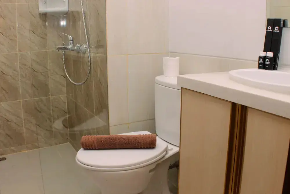 Бекаси: Pleasurable 2Br Transpark Juanda Apartment