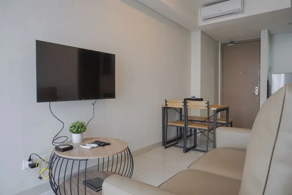 Джакарта: Fancy And Nice 1Br At Gold Coast Apartment