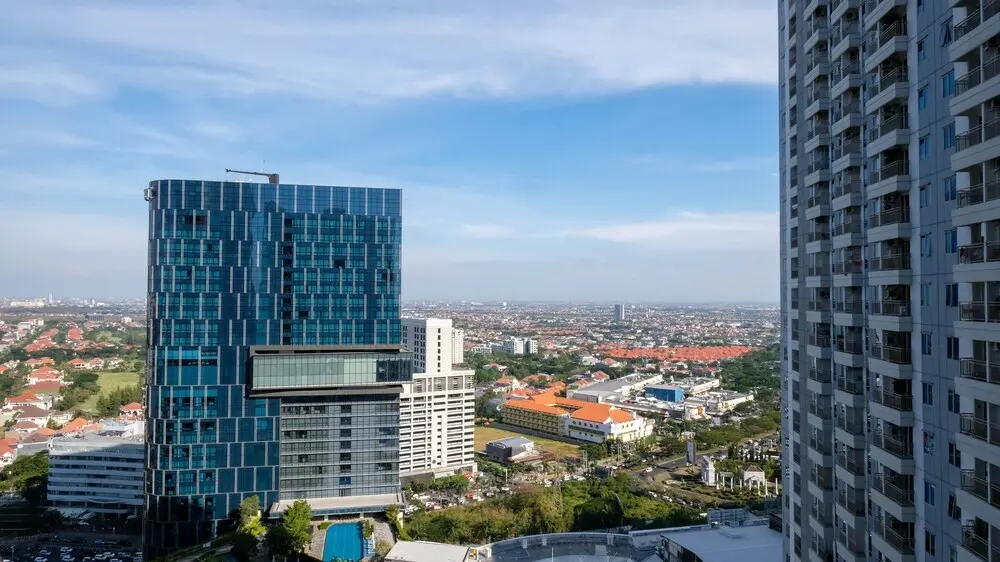 Сурабая: Tidy Studio Connected To Mall At Tanglin Supermall Mansion Apartment