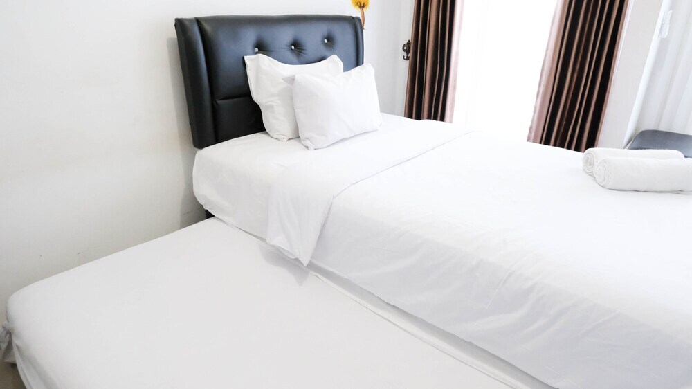 Сурабая: Tidy Studio Connected To Mall At Tanglin Supermall Mansion Apartment