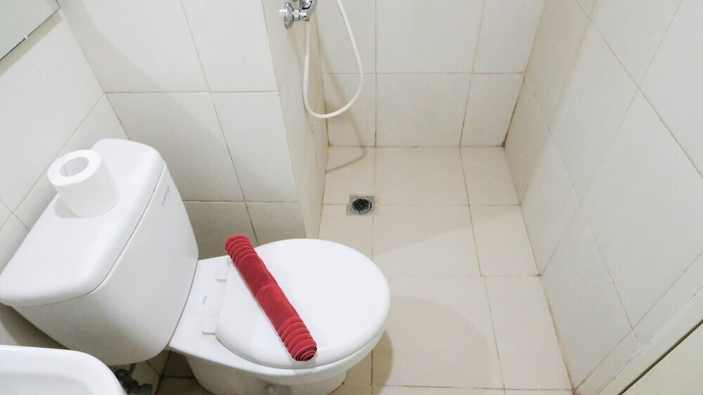 Сурабая: Tidy Studio Connected To Mall At Tanglin Supermall Mansion Apartment