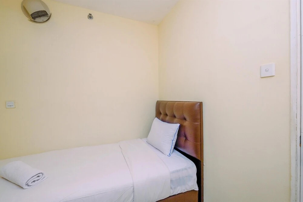Джакарта: Comfy 2Br At Bassura City Apartment