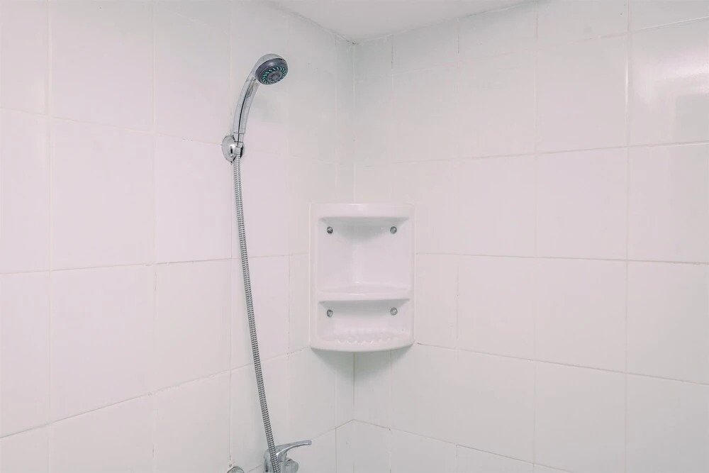 Джакарта: Comfy 2Br At Bassura City Apartment
