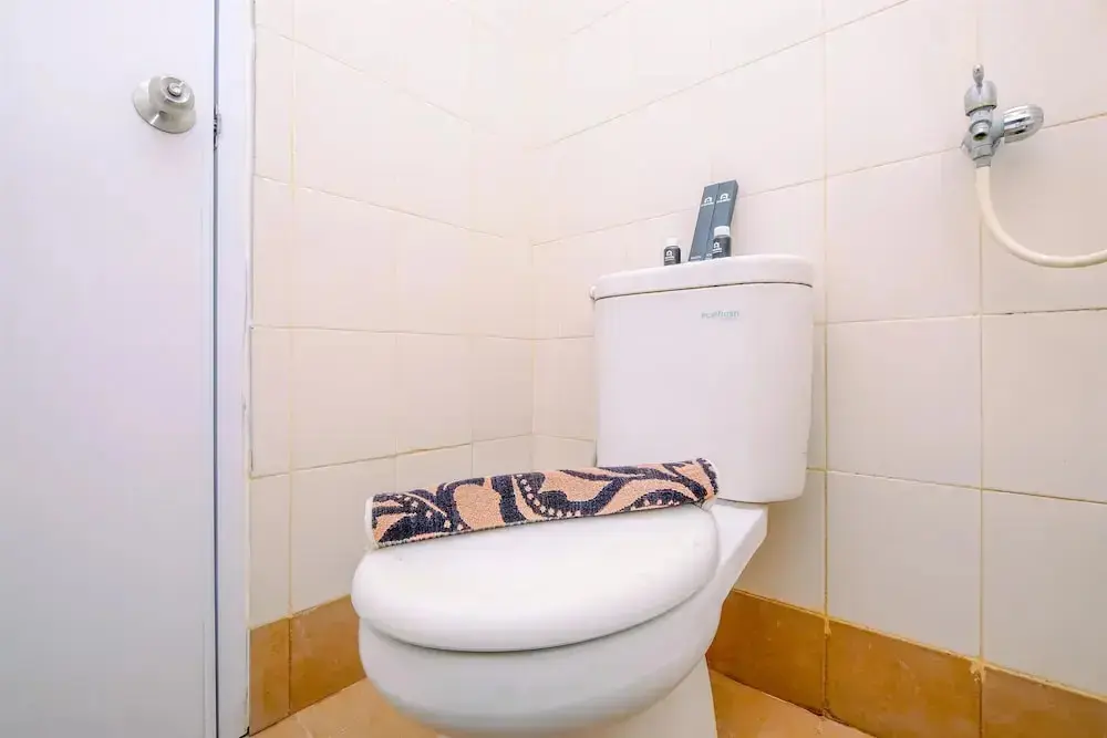 Джакарта: Cozy Living And Modern 2Br Bassura City Apartment