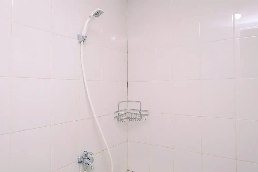 Джакарта: Cozy Living And Modern 2Br Bassura City Apartment