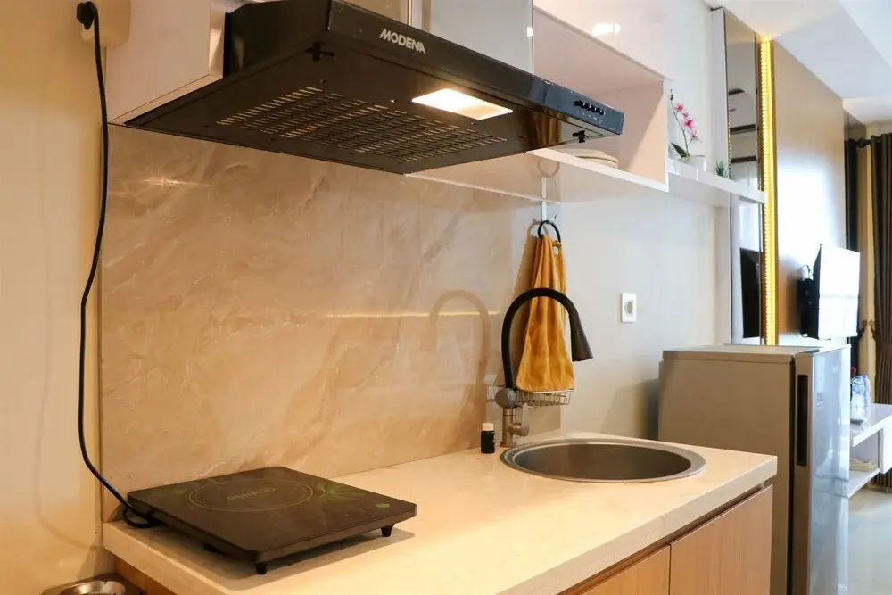 Бекаси: Elegant And Comfy Studio At Tamansari Iswara Apartment