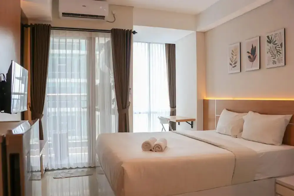 Бекаси: Elegant And Comfy Studio At Tamansari Iswara Apartment