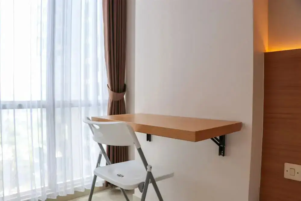 Бекаси: Elegant And Comfy Studio At Tamansari Iswara Apartment