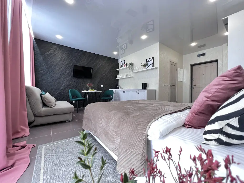 Новосибирск: Family By The River Apartments