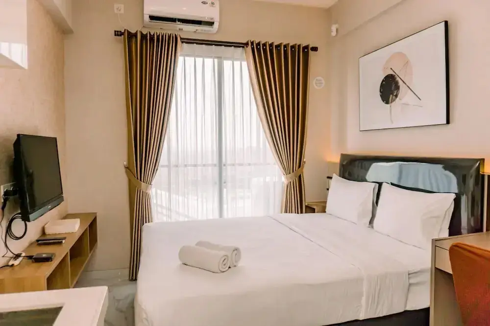 Legok: Well Design And Comfy Studio At Sky House Bsd Apartment