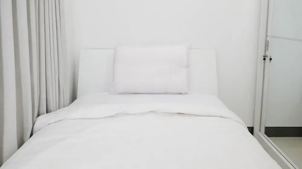 Сурабая: Spacey And Homey 2Br At Supermall Mansion Apartment