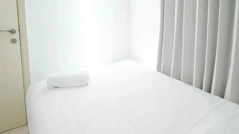 Сурабая: Spacey And Homey 2Br At Supermall Mansion Apartment