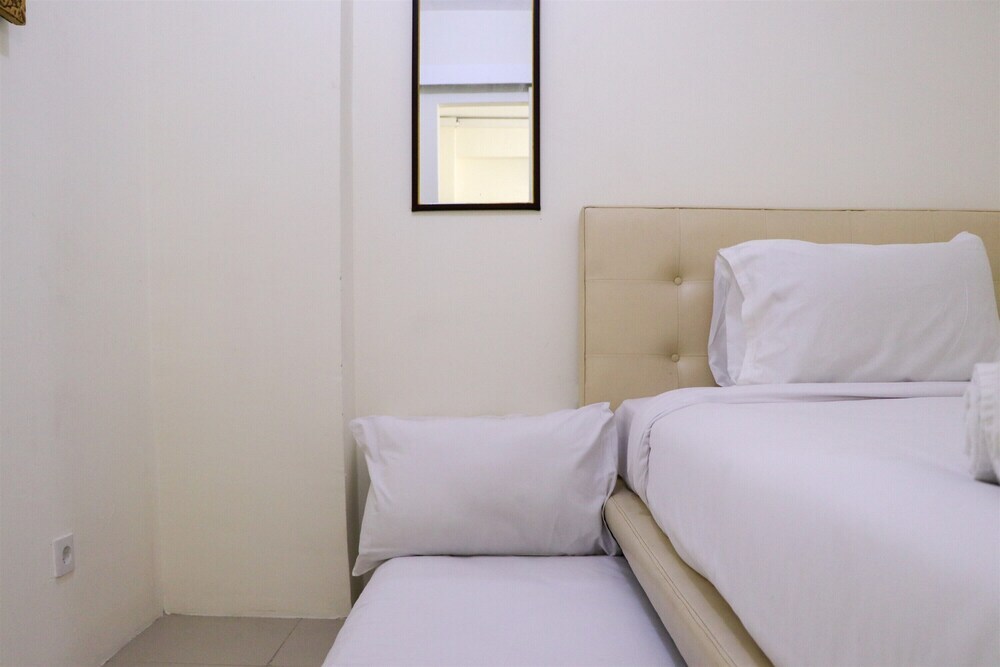 Джакарта: Strategic And Modern 2Br At Bassura City Apartment