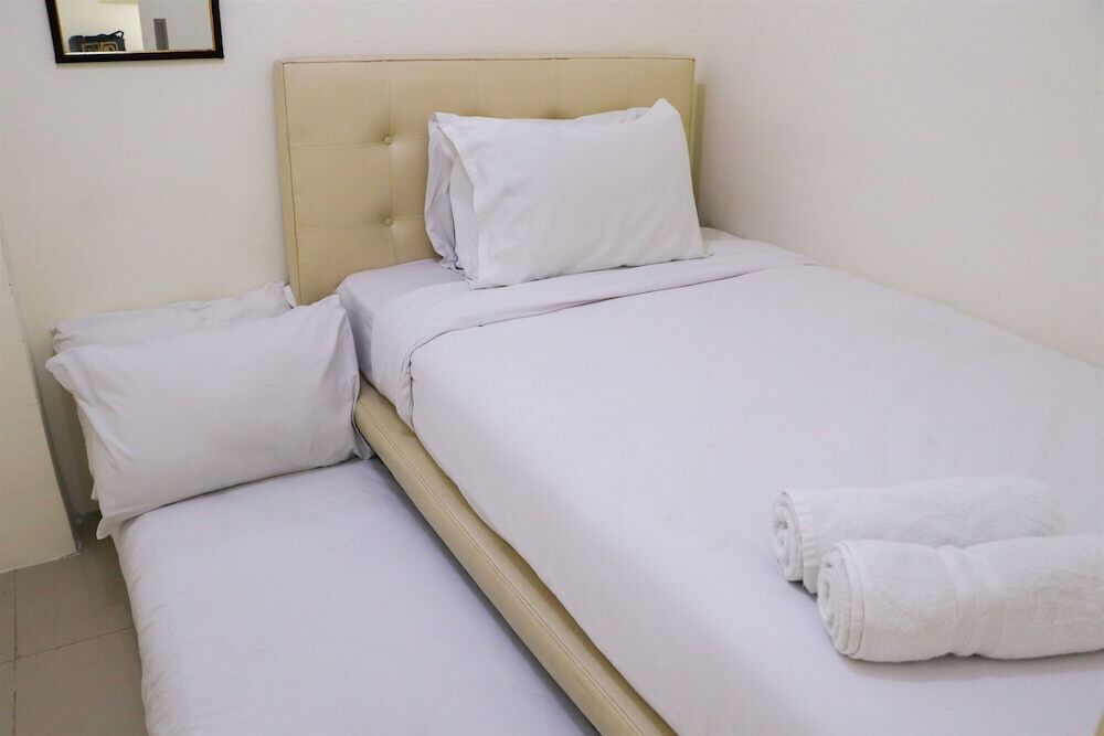 Джакарта: Strategic And Modern 2Br At Bassura City Apartment