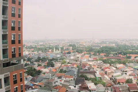 Fancy And Comfy Studio Apartment At Transpark Juanda Bekasi — фото 1