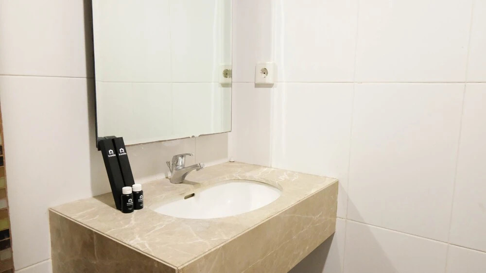 Сурабая: Spacious 2Br With Access To Mall At Aryaduta Residence Surabaya Apartment