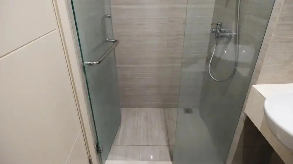 Сурабая: Spacious And Elegant 3Br Apartment At La Riz Supermall Mansion