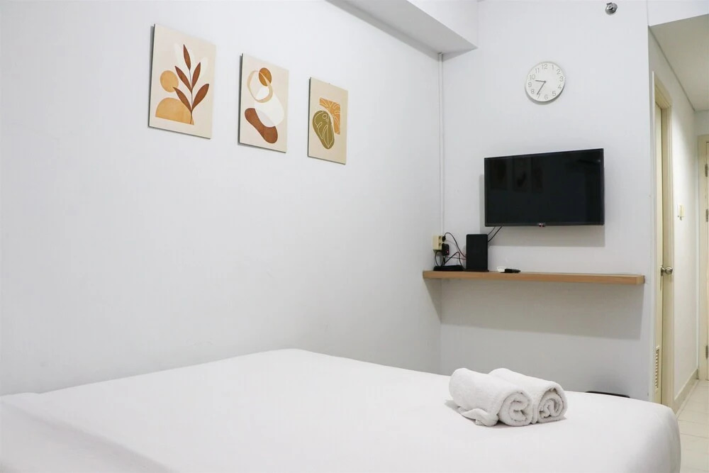Бекаси: Best Deal And Comfy Studio At Patraland Urbano Apartment