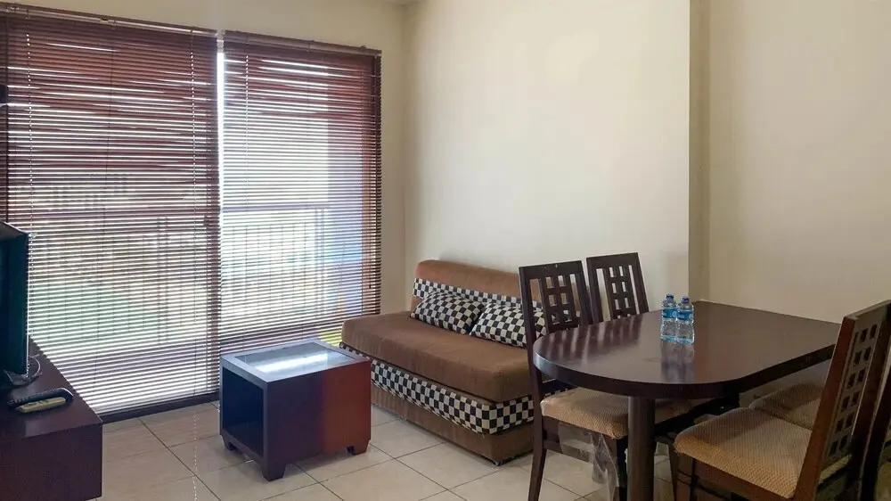 Джакарта: Warm And Minimalist 2Br At City Home Moi Apartment