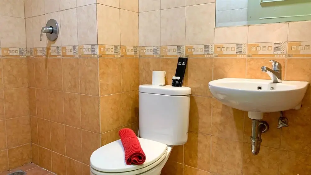 Джакарта: Warm And Minimalist 2Br At City Home Moi Apartment