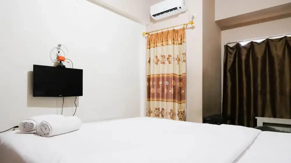 Сурабая: Cozy Living And Clean Studio At Pavilion Permata Apartment