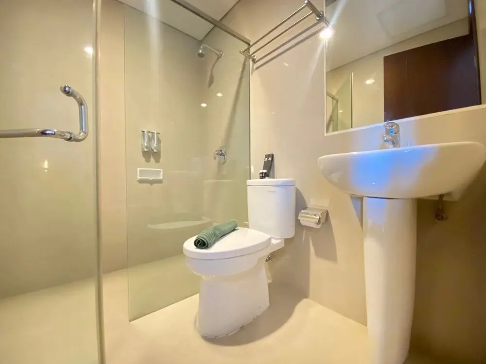 Бандунг: Spacious 2Br Apartment At El Royale Near Bip