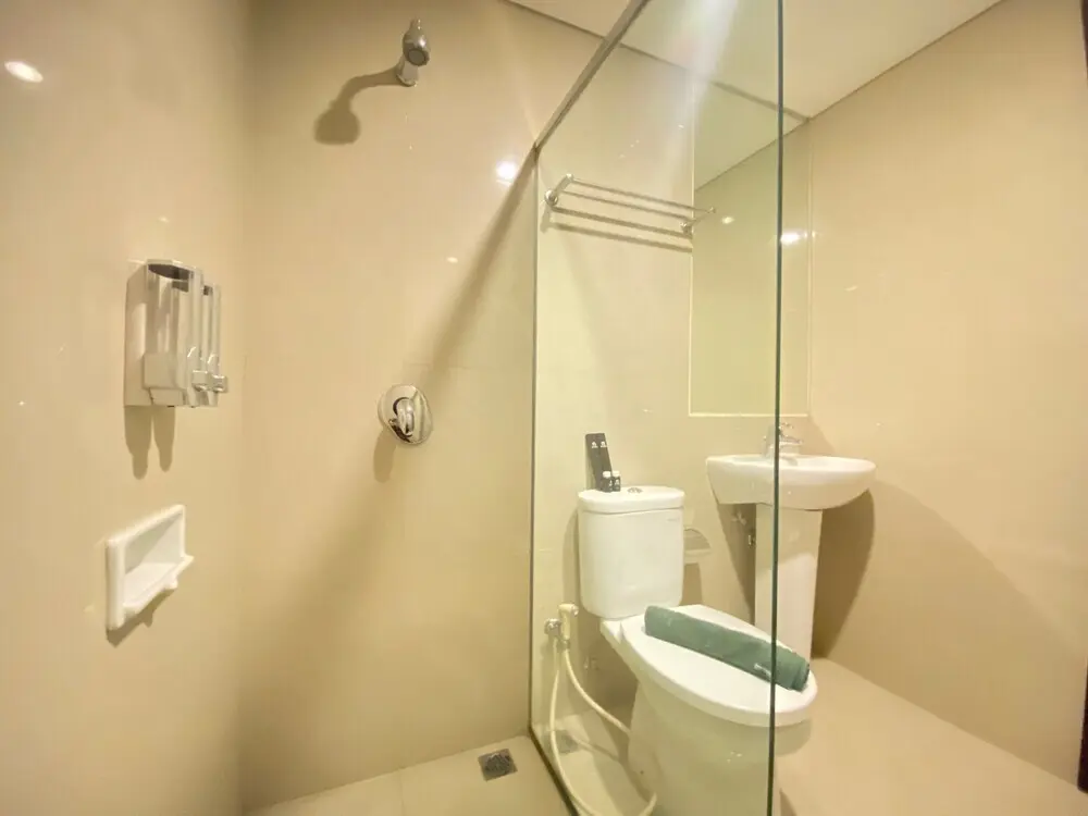 Бандунг: Spacious 2Br Apartment At El Royale Near Bip