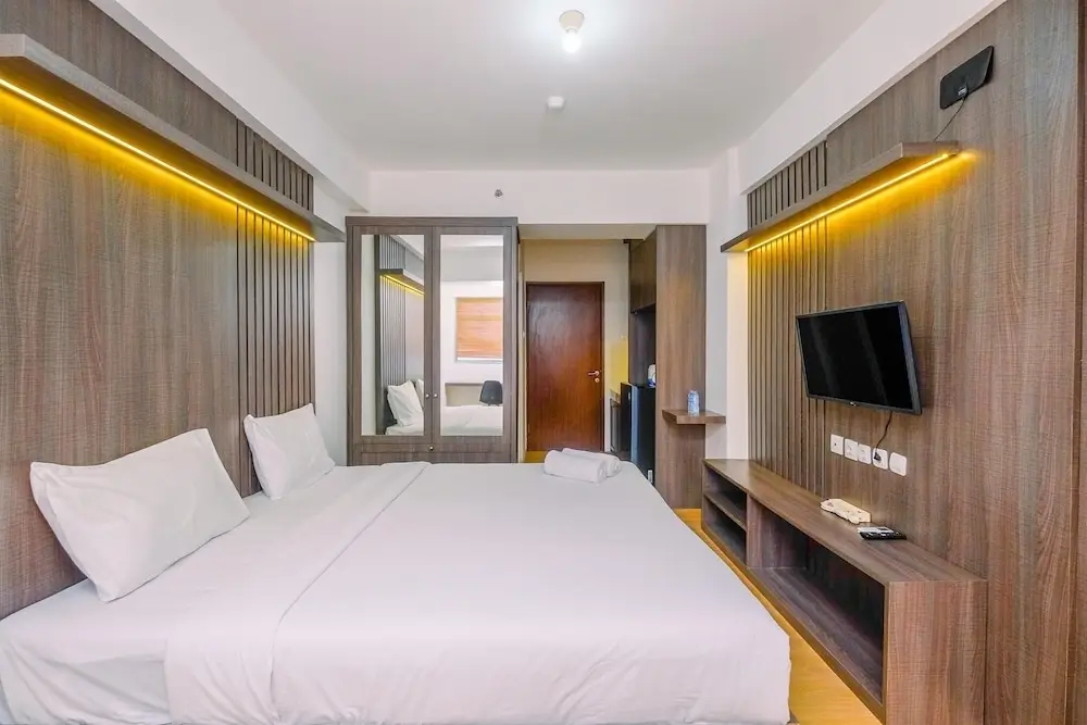 Читарингул: Minimalist And Warm Studio At Gunung Putri Square Apartment