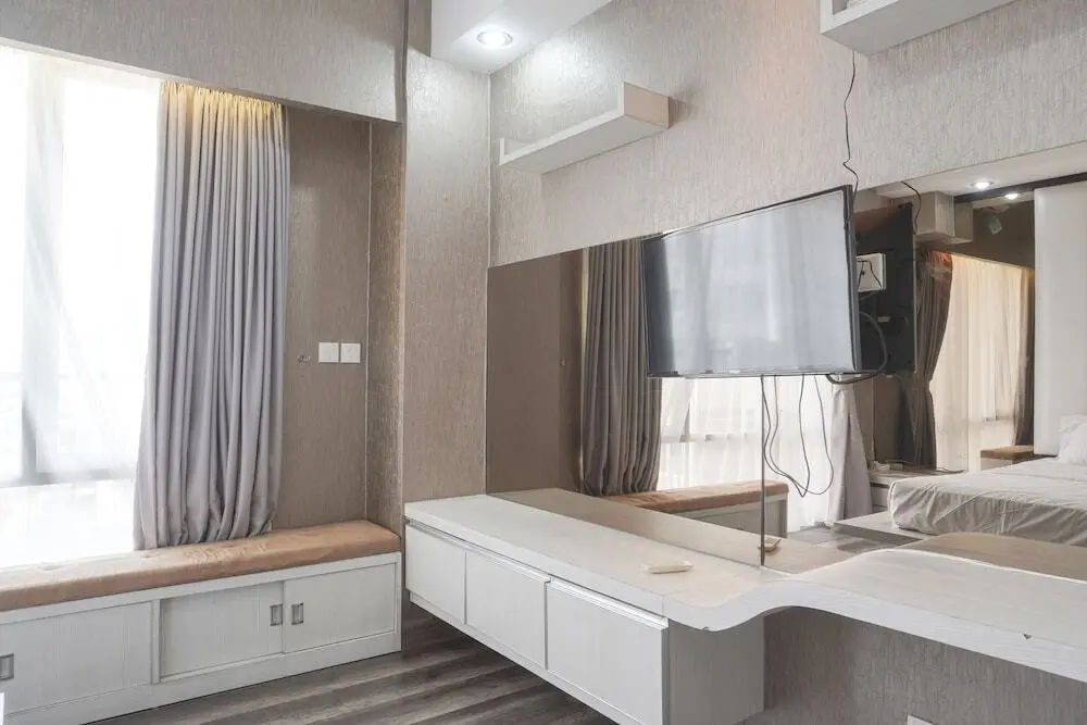 Джакарта: Minimalist And Cozy Studio At Ambassade Kuningan Apartment