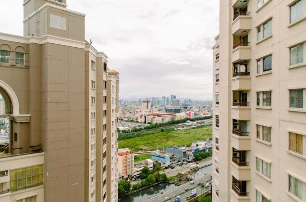 Modern And High Floor 1Br With Walk In Closet At Marina Ancol Apartment — фото 1