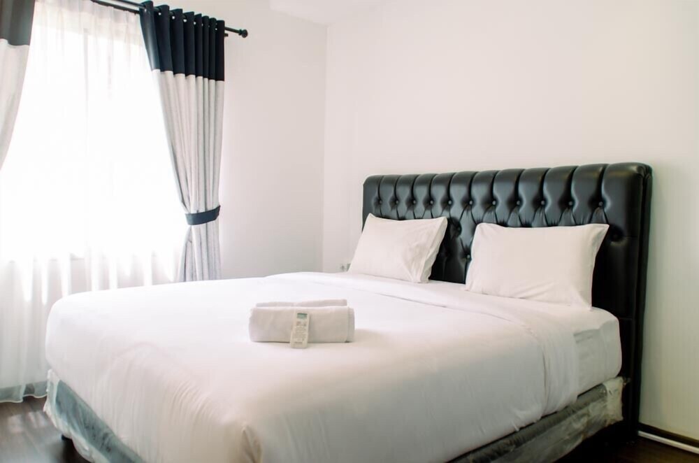 Джакарта: Modern And High Floor 1Br With Walk In Closet At Marina Ancol Apartment