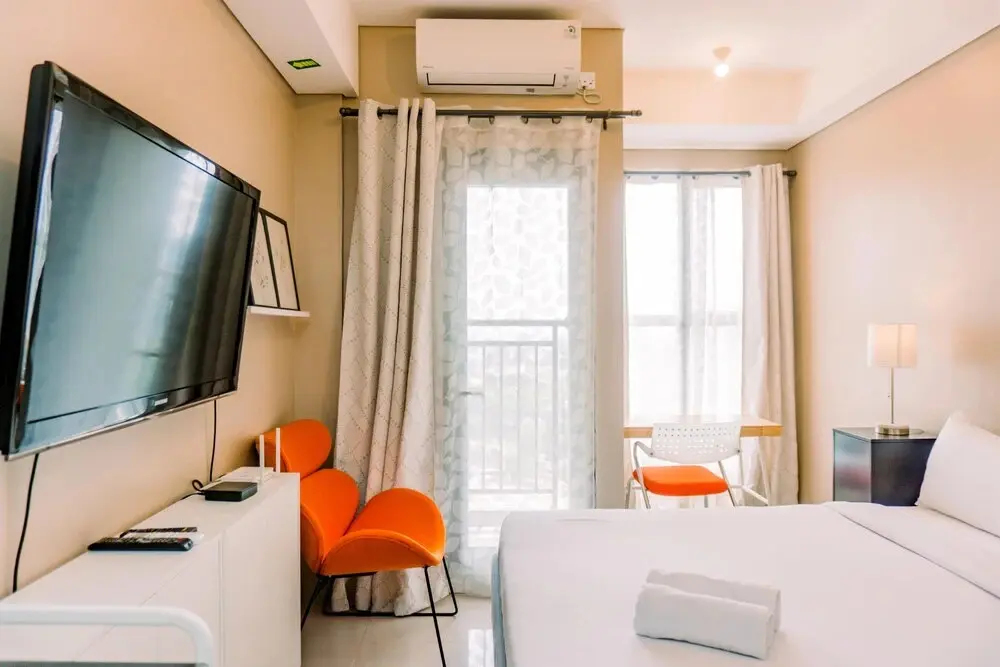 Южный Тангеранг: Best Deal And Comfy Studio At Transpark Bintaro Apartment