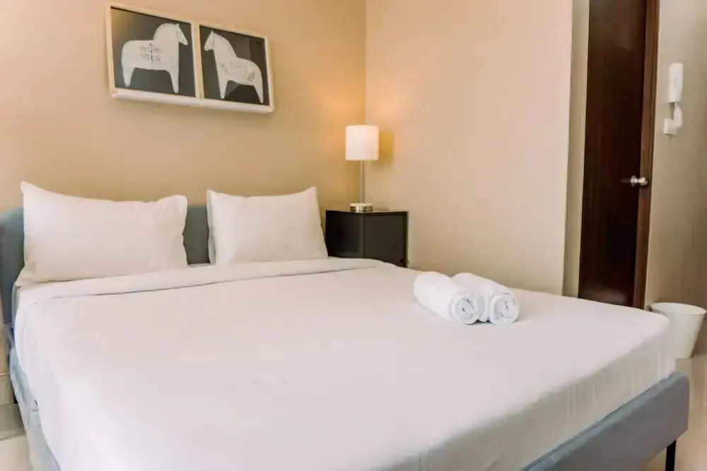 Южный Тангеранг: Best Deal And Comfy Studio At Transpark Bintaro Apartment