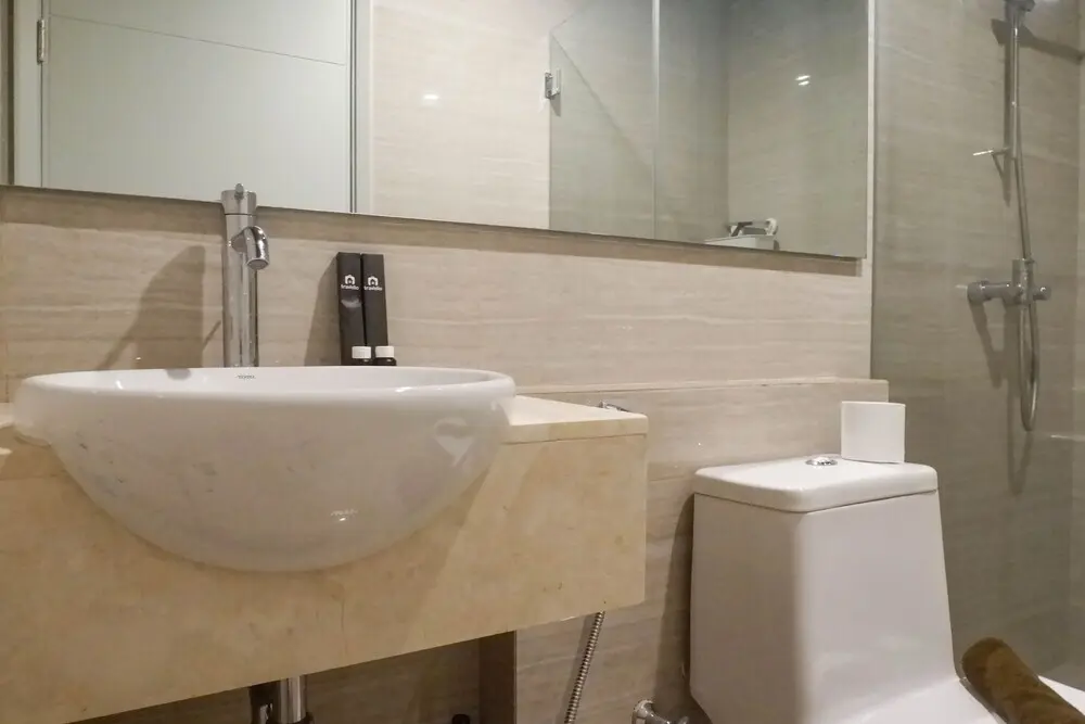 Сурабая: Luxurious Studio Apartment At La Riz Supermall Mansion