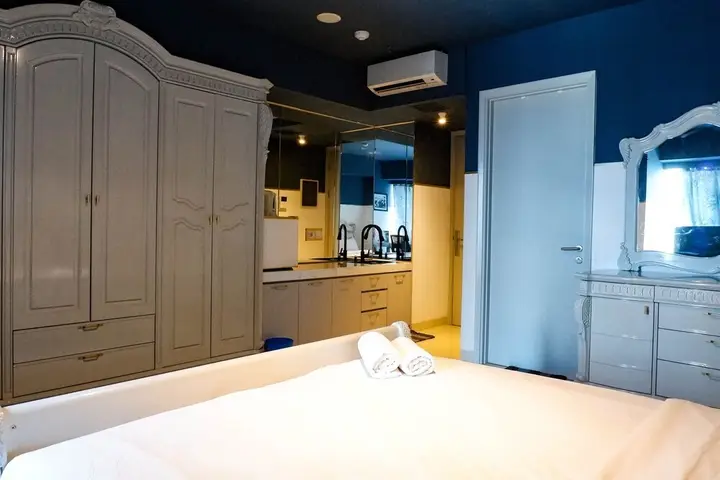 Сурабая: Luxurious Studio Apartment At La Riz Supermall Mansion