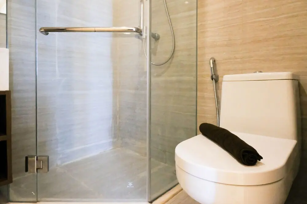 Сурабая: Spacious 2Br Connecting To Mall At La Riz Supermall Mansion Apartment