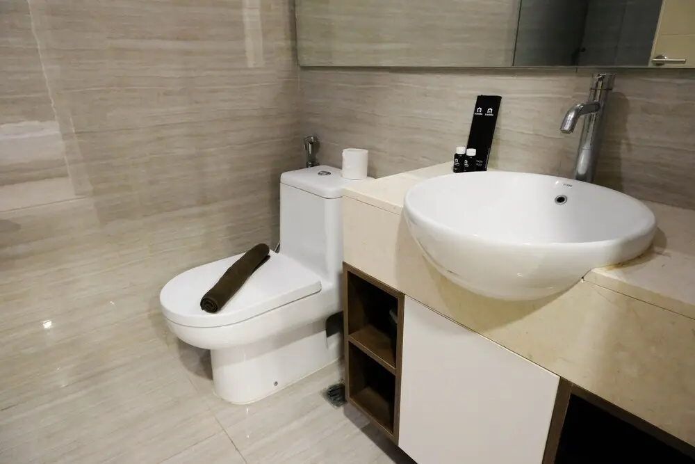 Сурабая: Spacious 2Br Connecting To Mall At La Riz Supermall Mansion Apartment