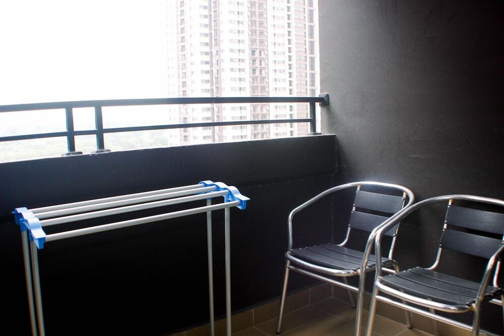 Сибату: Comfort And Well Design 2Br With Working Room At Meikarta Apartment