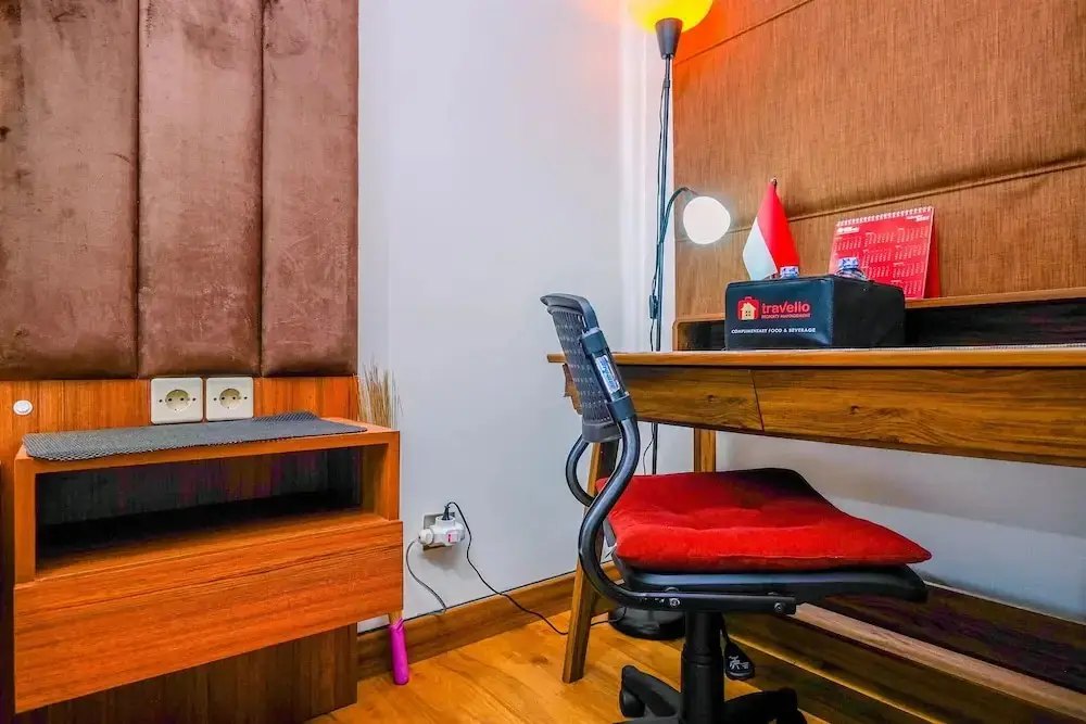 Депок: Minimalist Studio Room At Transpark Cibubur Apartment Near Shopping Center