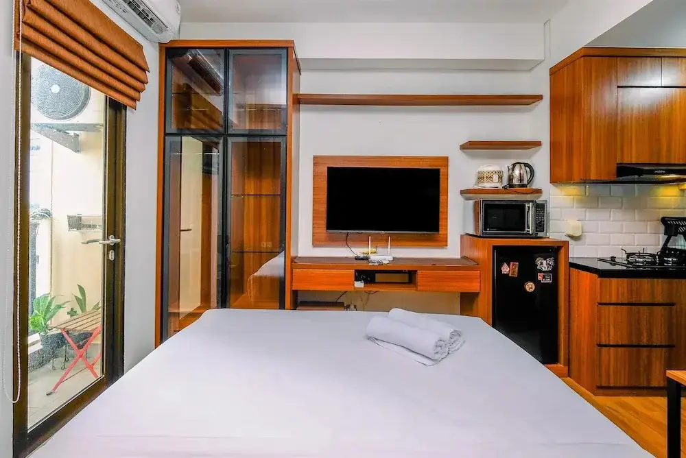 Депок: Minimalist Studio Room At Transpark Cibubur Apartment Near Shopping Center