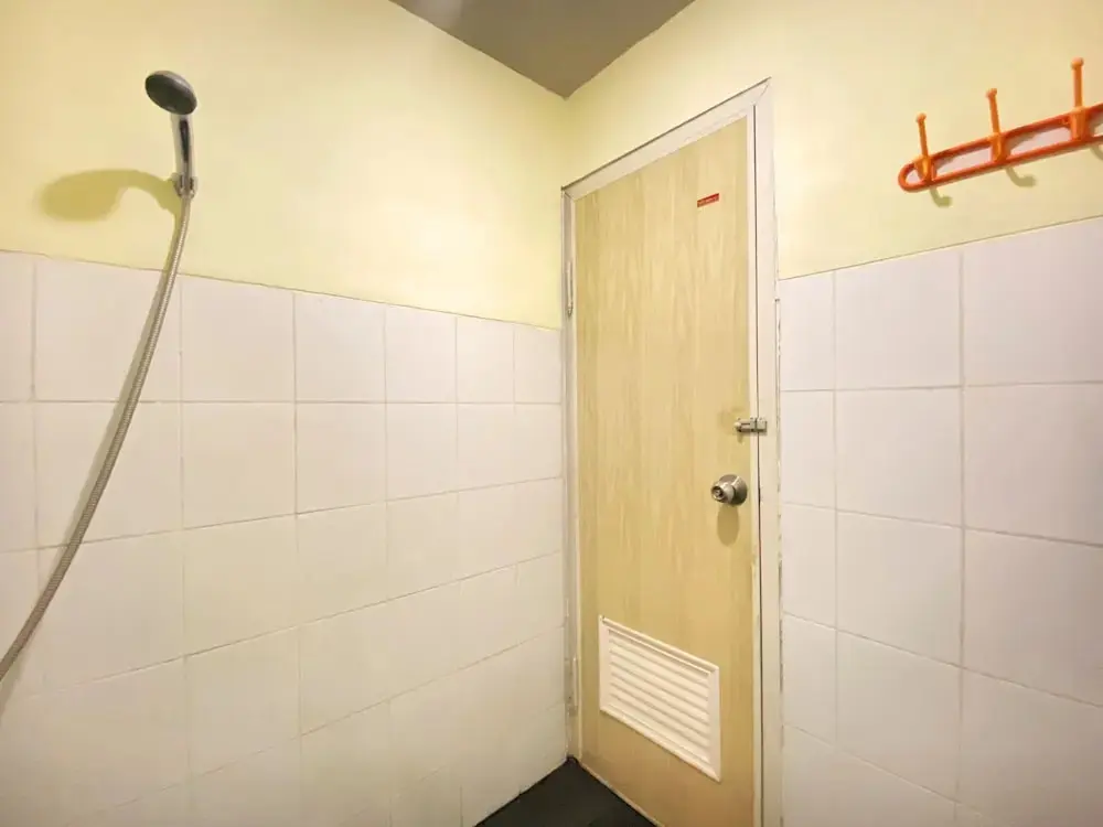 Бандунг: Modern Studio Room Apartment At Emerald Towers Bandung