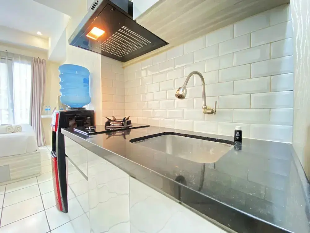 Бандунг: Comfy Studio Room At Grand Asia Afrika Apartment