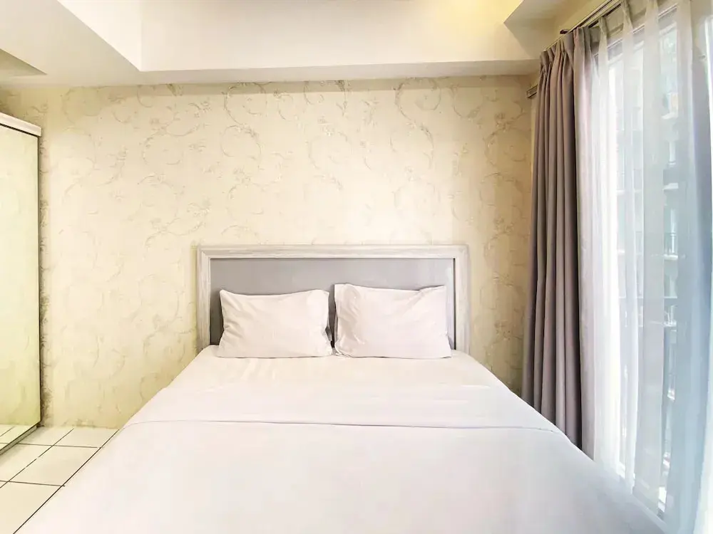 Бандунг: Comfy Studio Room At Grand Asia Afrika Apartment