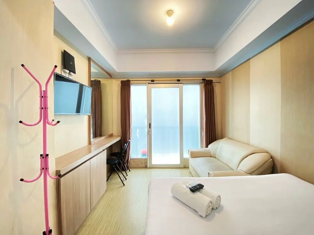 Бандунг: Best Location Studio At Grand Asia Afrika Apartment