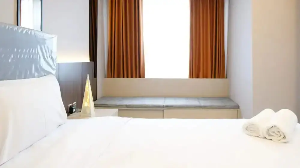 Сурабая: Luxurious Studio With Long Golf View At Grand Sungkono Lagoon Apartment