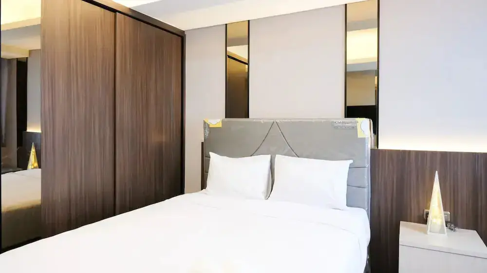 Сурабая: Luxurious Studio With Long Golf View At Grand Sungkono Lagoon Apartment