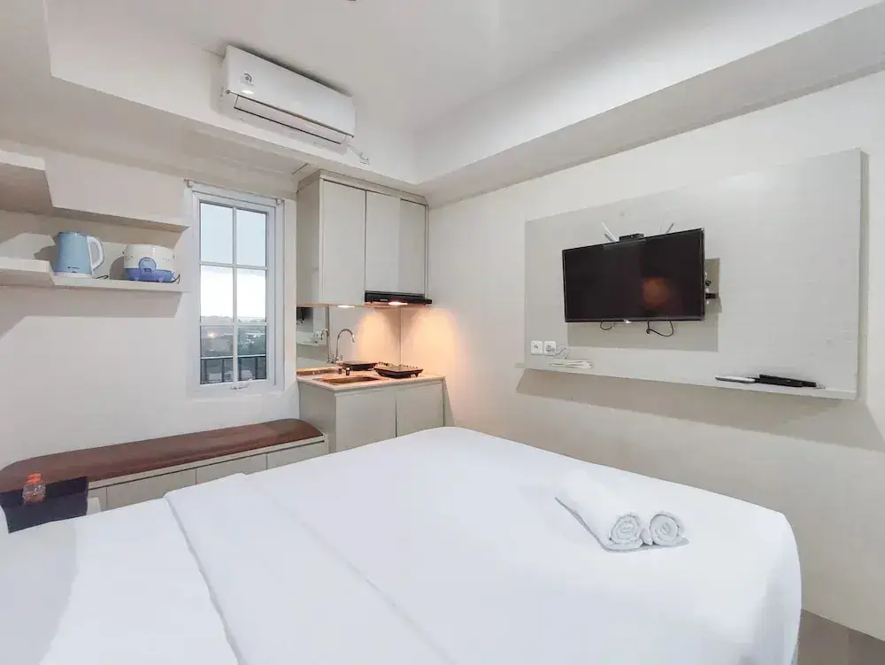 Семаранг: Warm And Cozy Style Studio Room At Paltrow City Apartment