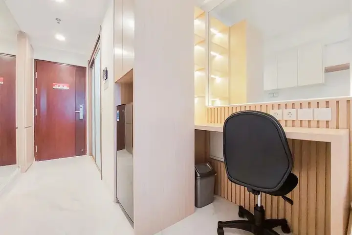 Legok: Comfy Studio Room At 31St Floor Sky House Bsd Apartment