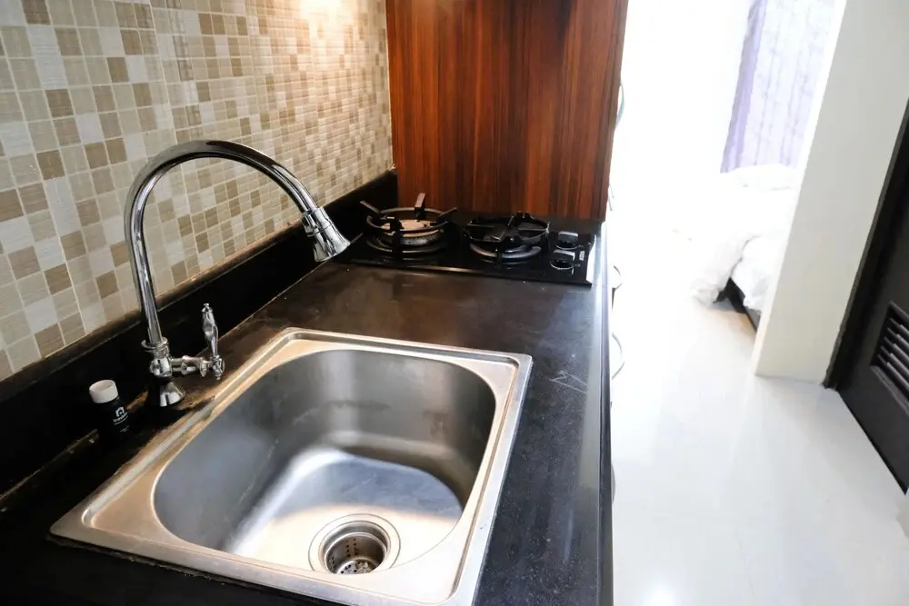 Сурабая: Tidy And Compact Studio At Tamansari Papilio Apartment