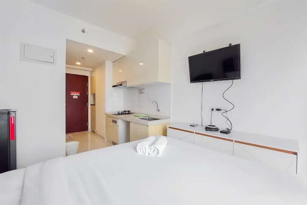 Legok: Cozy Style Studio Room At High Floor Sky House Bsd Apartment
